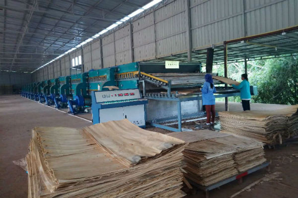 四层单板午夜AV在线播放 四层单板午夜AV在线播放