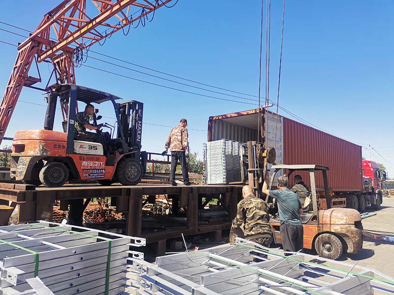 翻板午夜AV在线播放